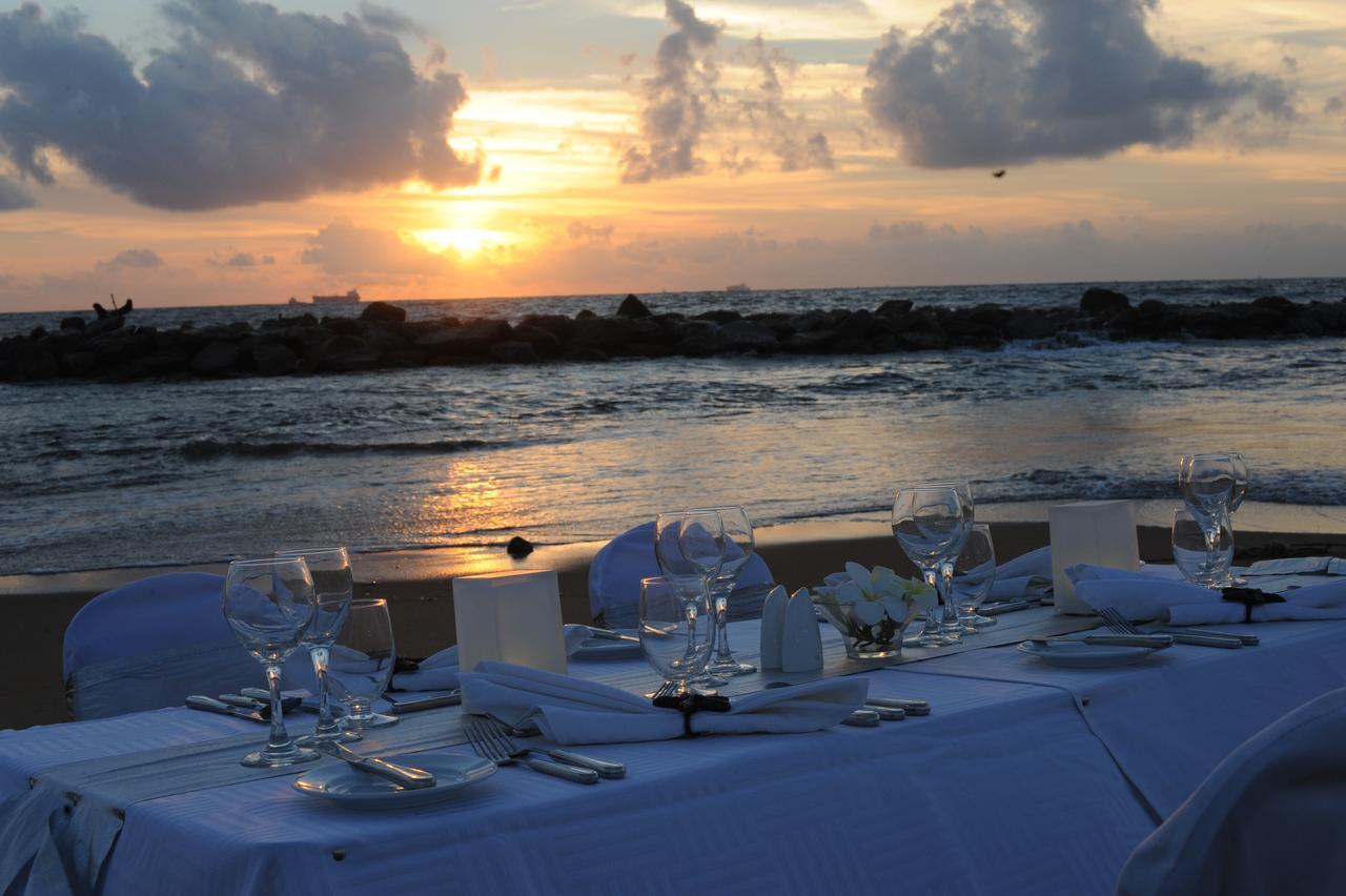 Pegasus Reef Hotel Wattala Bagian luar foto